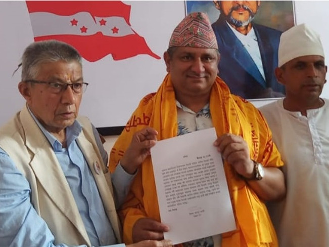 पछि हटे पोखराका बागी विमल, गठबन्धनका उम्मेदवारलाई सघाउने